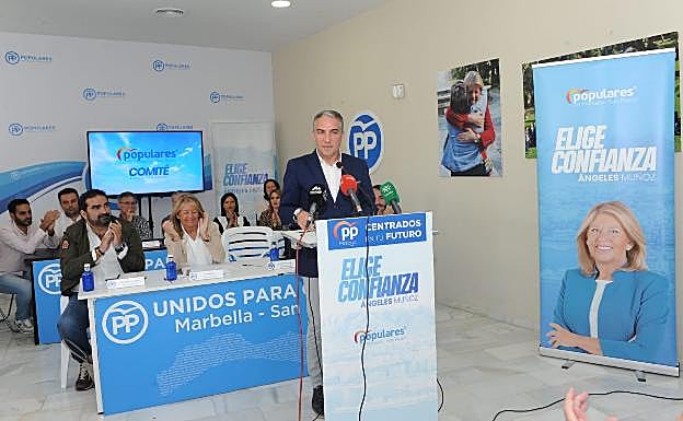 Elías Bendodo, este jueves, durante su intervención en Marbella. 