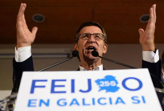 El presidente gallego, Alberto Núñez-Feijóo, participa en un acto de
la campaña en las últimas elecciones autonómicas. 
