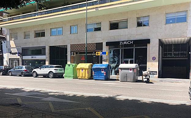 Los cuatro contenedores agrupados están situados en el paseo de Reding a la altura del número 51.