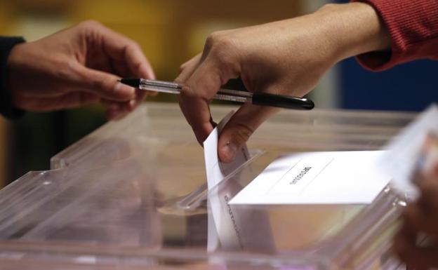 La participación en elecciones municipales en Andalucía nunca alcanzó el 70%