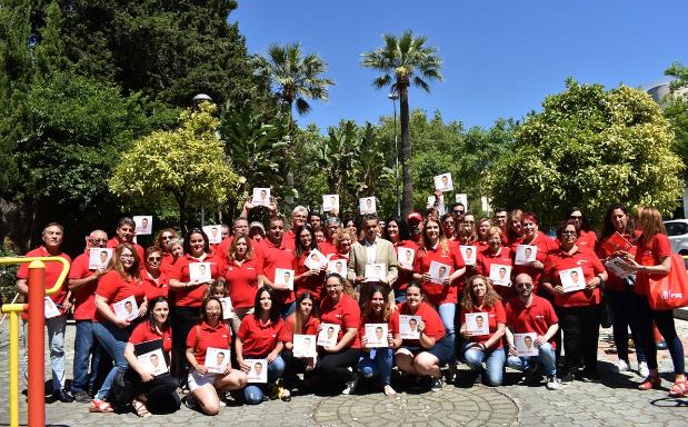 Bernal, con los voluntario.