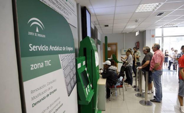 Los desempleados deben estar inscritos como demandantes en el Servicio Andaluz de Empleo. 