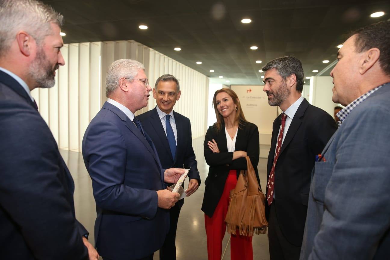 El encuentro organizado por SUR, la Diputación y AC Hoteles se celebra esta mañana en el Pompidou