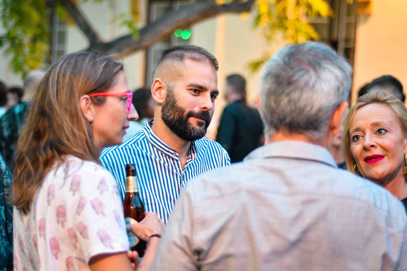 La Térmica vivió en la noche del jueves la inauguración de la exposición 'Banksy, The art of protest'', una muestra que constituye un hito en la historia de este espacio. Satisfacción y buen rollo entre obras de esta celebridad del grafiti que ha firmado obras a lo largo y ancho del mundo.