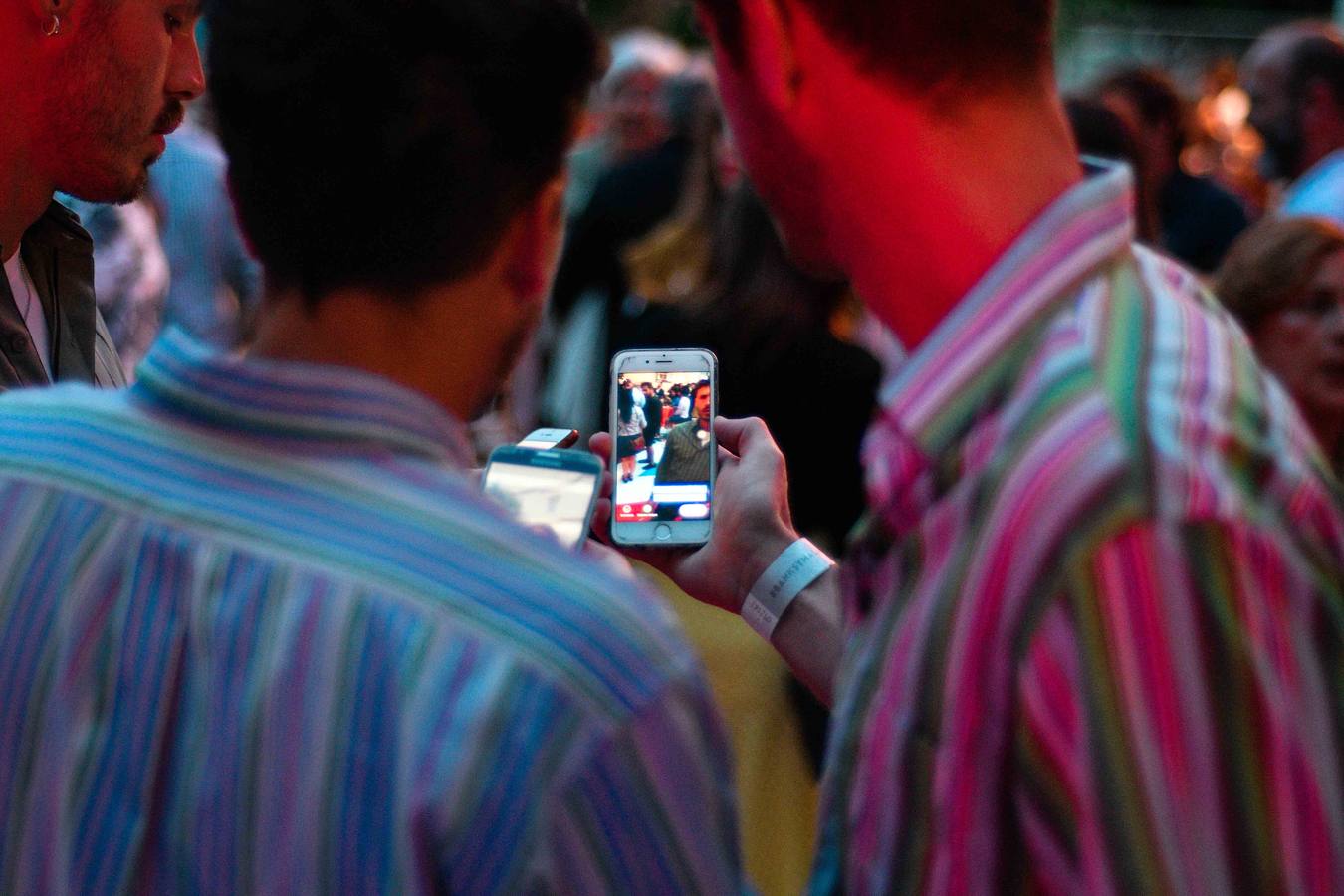 La Térmica vivió en la noche del jueves la inauguración de la exposición 'Banksy, The art of protest'', una muestra que constituye un hito en la historia de este espacio. Satisfacción y buen rollo entre obras de esta celebridad del grafiti que ha firmado obras a lo largo y ancho del mundo.