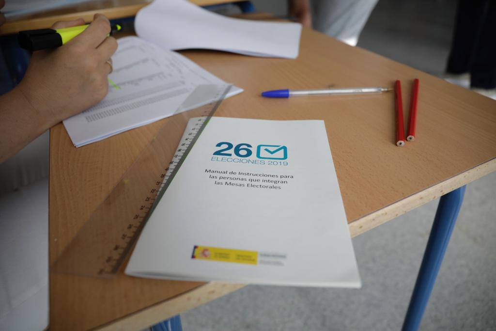 Desde las nueve de la mañana del domingo 26 de mayo los malagueños acudieron a las urnas para elegir a sus alcaldes y rpresentantes en el partlamento europeo. Estas son las imágenes de una nueva jornada electoral. 