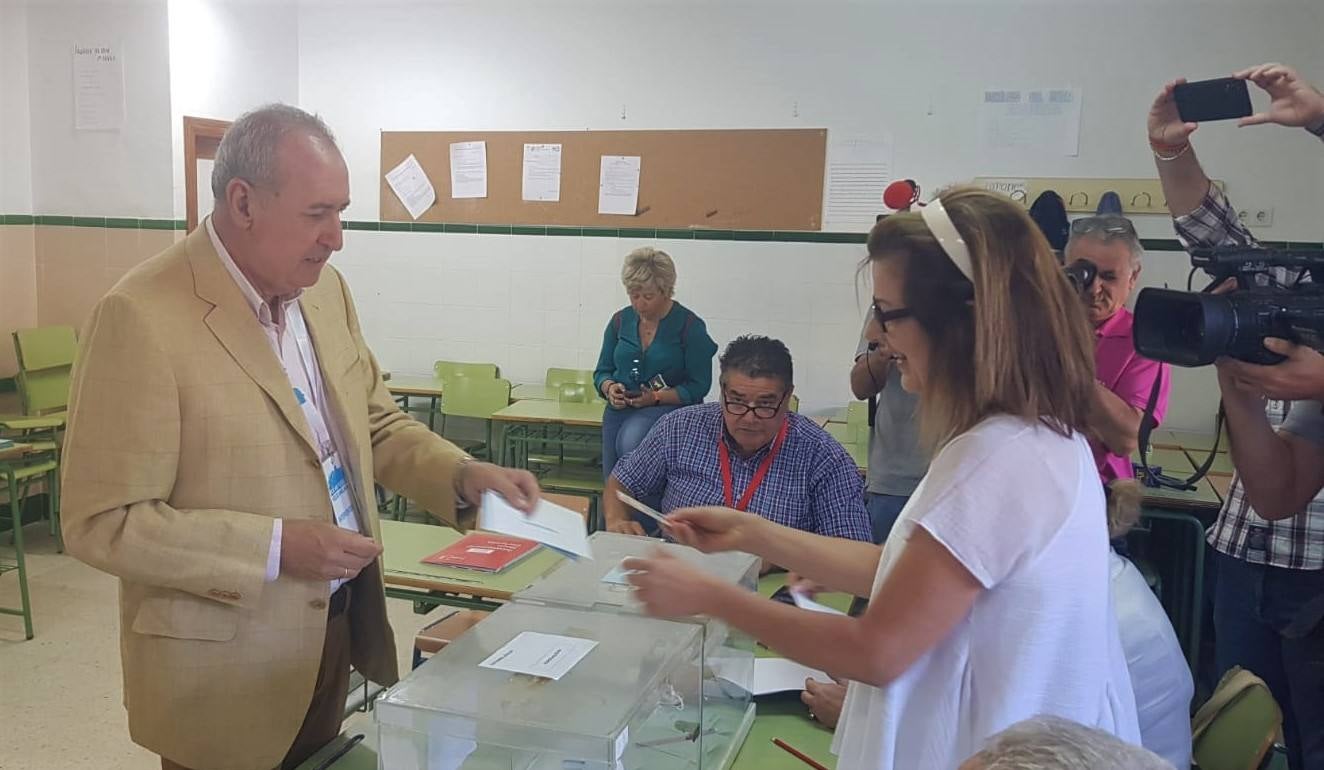 Antonio Souviron candidato de Por mi Pueblo en Vélez