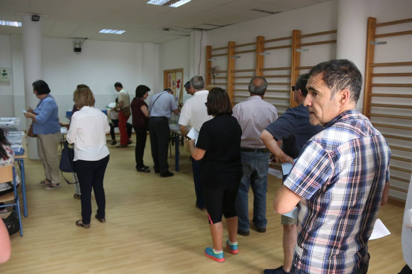 Desde las nueve de la mañana del domingo 26 de mayo los malagueños acuden a las urnas para elegir a sus alcaldes y representantes en el parlamento europeo. Estas son las imágenes de una nueva jornada electoral. Imagen tomada en Ronda