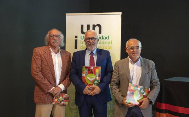 González Fajardo, Sánchez Maldonado y Salvador Molina, esta mañana en la sede malagueña de la UNIA. 