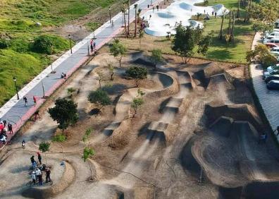 Imagen secundaria 1 - Algunos de los parques diseñados por la empresa Soul Parks. 
