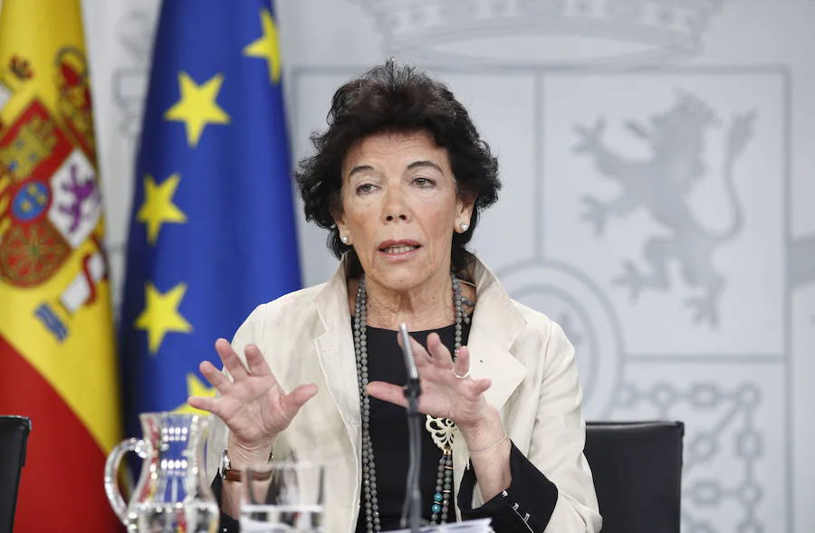 La portavoz del Gobierno y ministra de Educación y Formación Profesional, Isabel Celáa en una rueda de prensa posterior al Consejo de Ministros.
