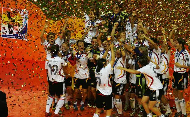 Las jugadoras alemanas celebran el título. 