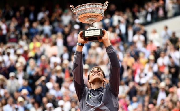 Nadal, con la Copa de los Mosqueteros. 