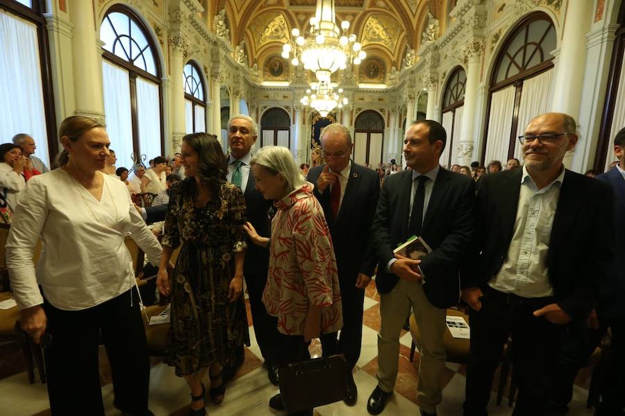 La actriz Nuria Espert y la sobrina del poeta Federico García Lorca, Laura García Lorca, en la primera jornada del ciclo '92 años de la Generación del 27', un acto de organizado por la Fundación Manuel Alcántara en colaboración con la Fundación Cajasol.