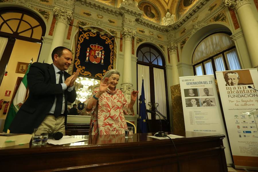 La actriz Nuria Espert y la sobrina del poeta Federico García Lorca, Laura García Lorca, en la primera jornada del ciclo '92 años de la Generación del 27', un acto de organizado por la Fundación Manuel Alcántara en colaboración con la Fundación Cajasol.