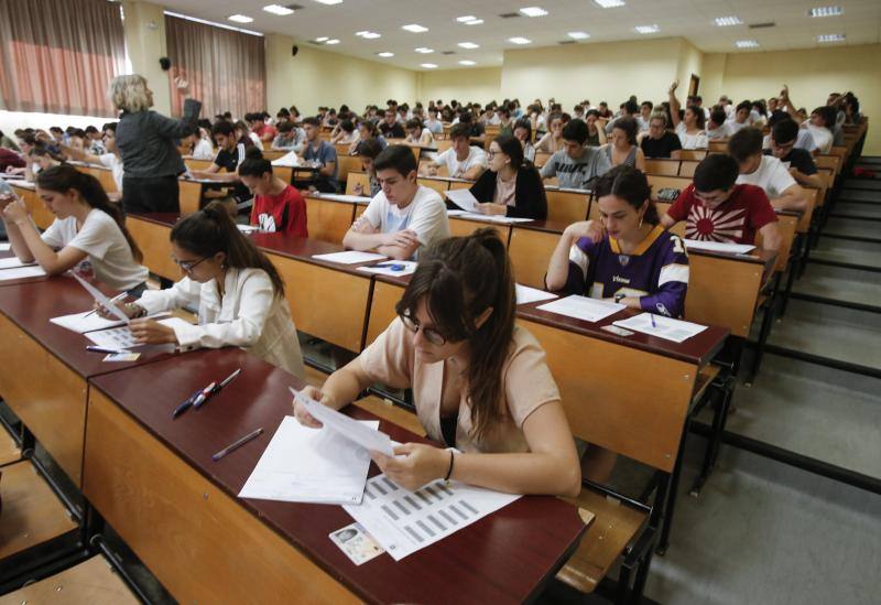 Más de 7.700 estudiantes de Málaga y provincia realizan las pruebas de acceso y admisión a la universidad