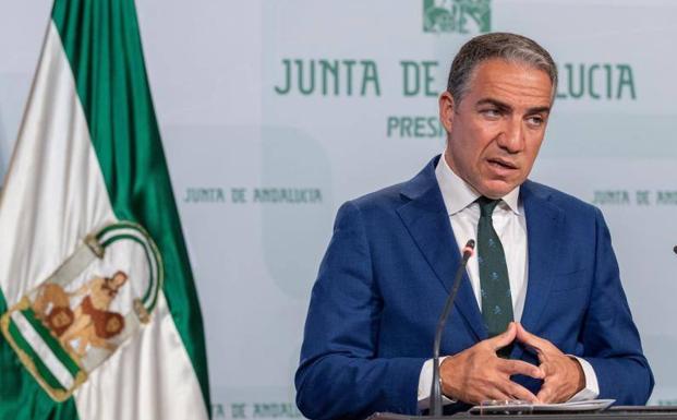 El portavoz del Gobierno andaluz, Elías Bendodo, durante su comparecencia este martes, tras la reunión del Consejo de Gobierno en Sevilla