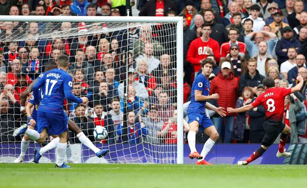 El United y el Chelsea, en el enfrentamiento de la última temporada en Oldf Trafford. 