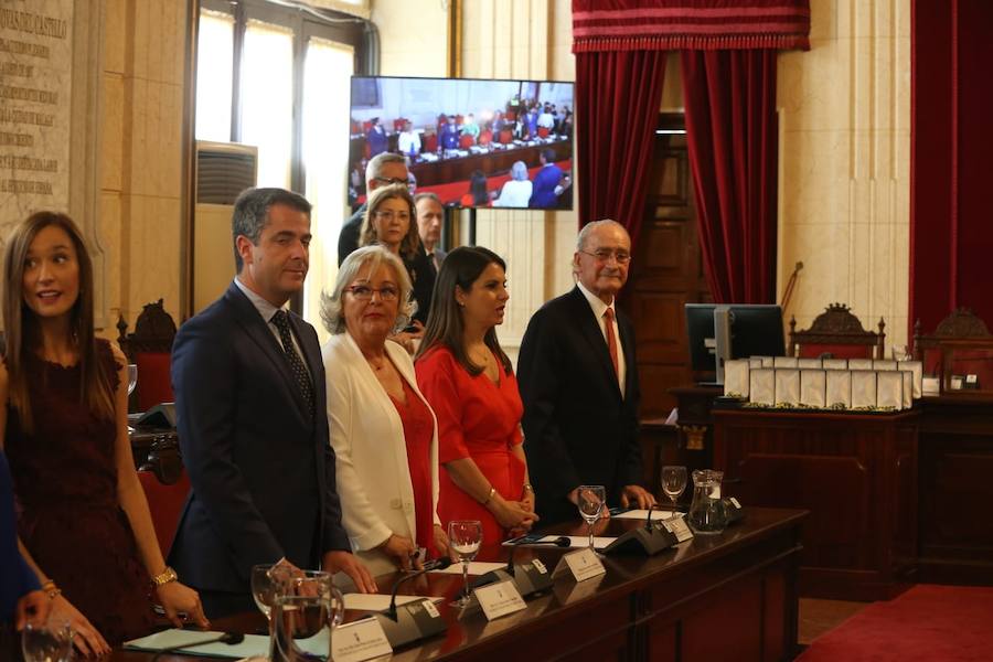 Francisco de la Torre ha sido reelegido alcalde de Málaga tras sumar 16 votos frente a los 15 del socialista Daniel Pérez. 