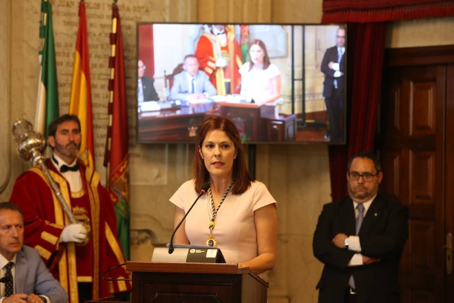 Francisco de la Torre ha sido reelegido alcalde de Málaga tras sumar 16 votos frente a los 15 del socialista Daniel Pérez. 