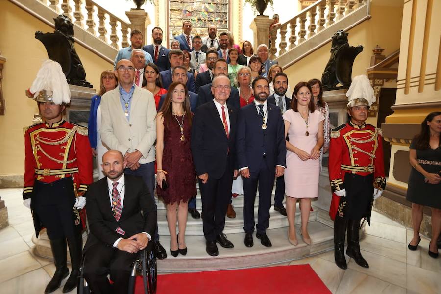 Francisco de la Torre ha sido reelegido alcalde de Málaga tras sumar 16 votos frente a los 15 del socialista Daniel Pérez. 