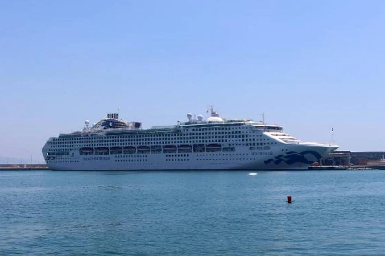 Crucero 'Sun Princess', atracado en el Puerto de Málaga.