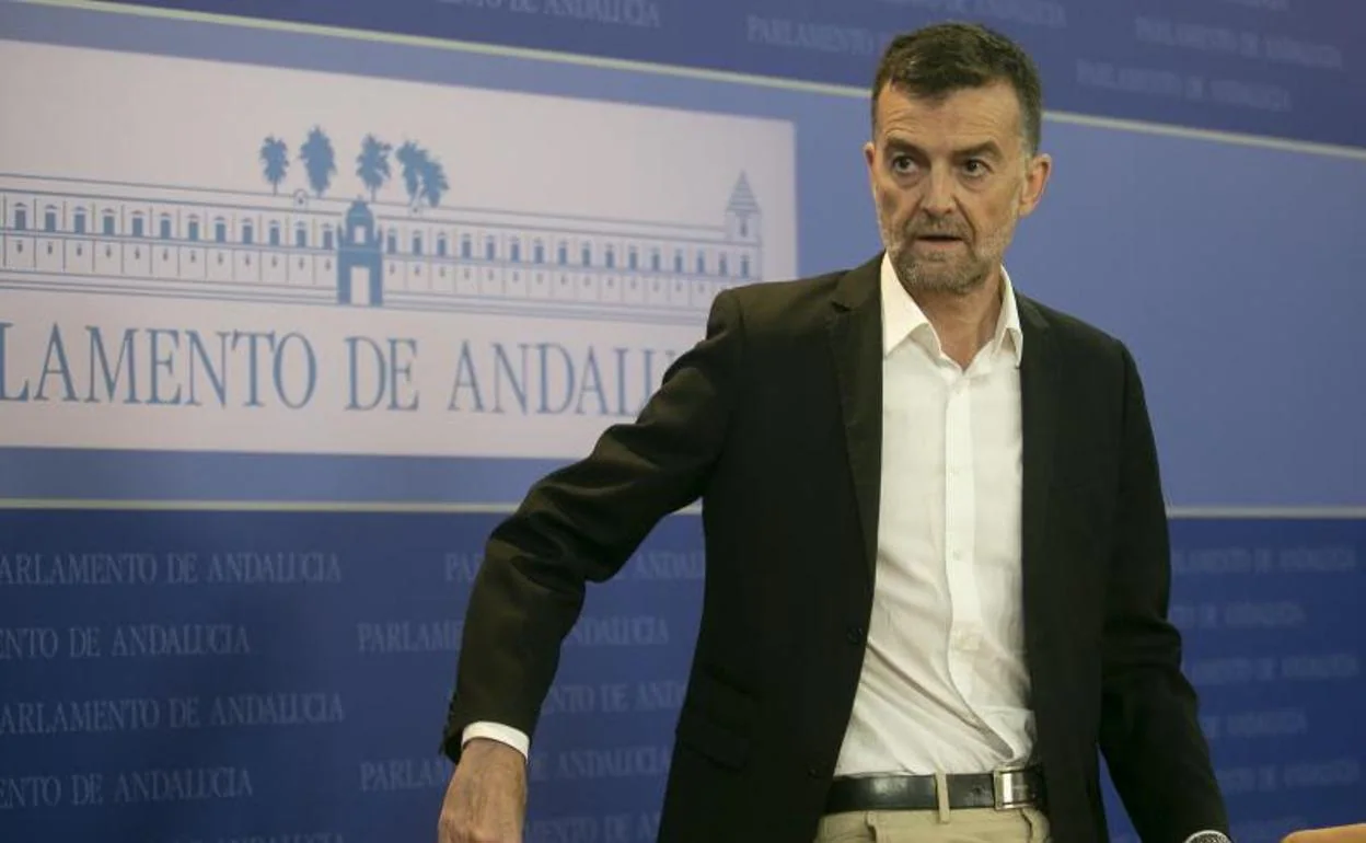 Rueda de prensa del portavoz de Adelante Andalucía, Antonio Maíllo rueda de prensa del portavoz de Adelante Andalucía, Antonio Maíllo. En la sala de prensa del Parlamento.