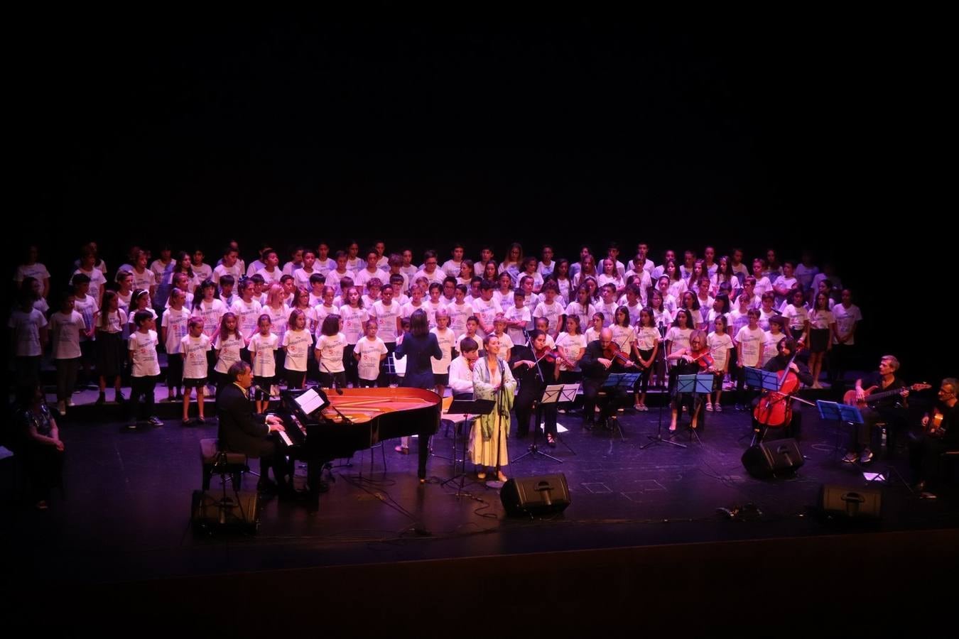 El Liceo Francés celebra su 50 aniversario con conciertos protagonizados por sus alumnos. Los alumnos de Liceo francés durante el concierto en el auditorio Edgar Neville.