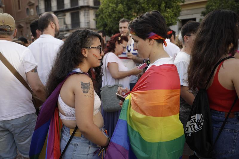 Fotos: Concentración reivindicativa del Orgullo LGTBI en Málaga