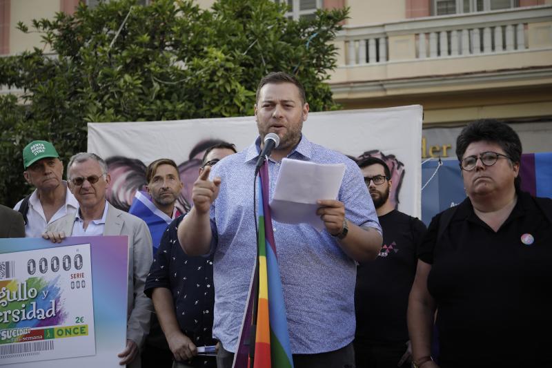 Fotos: Concentración reivindicativa del Orgullo LGTBI en Málaga