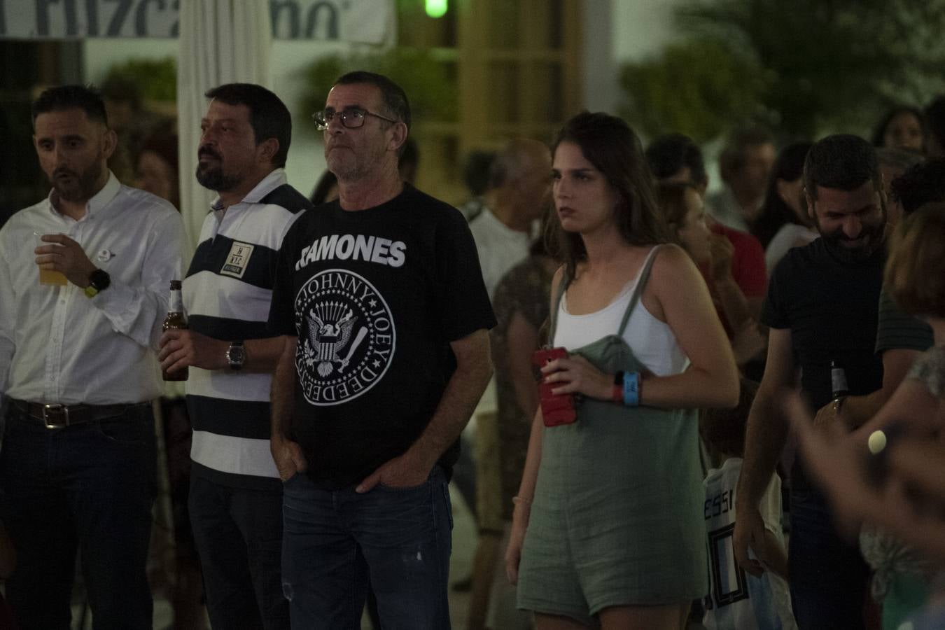 Los amantes del 'indie' toman el municipio de Ojén en la duodécima edición de su festival. Imagen de la jornada del viernes