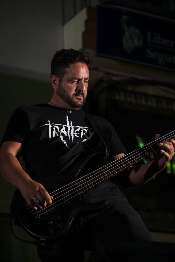 Los amantes del 'indie' toman el municipio de Ojén en la duodécima edición de su festival. Imagen de la jornada del viernes