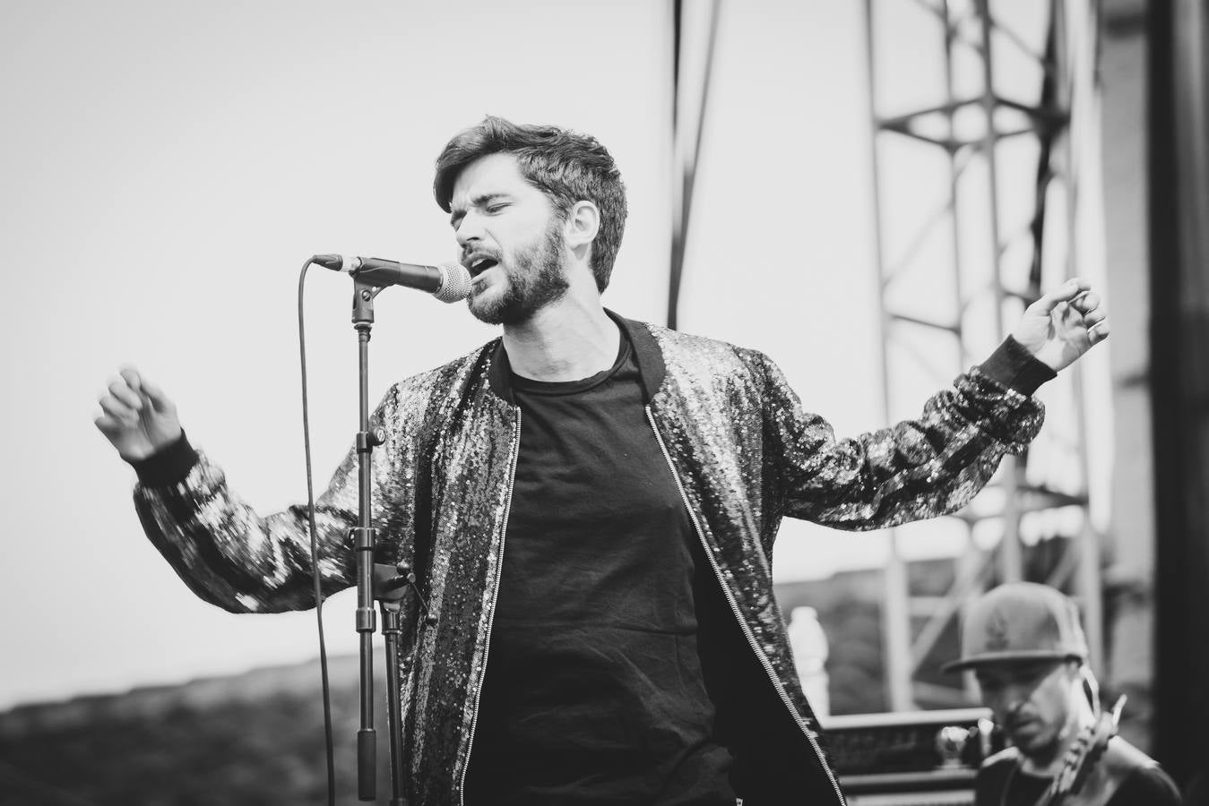 Los amantes del 'indie' toman el municipio de Ojén en la duodécima edición de su festival. Imagen de la jornada del viernes