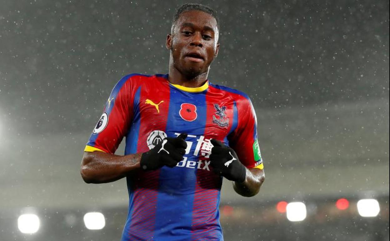 Aaron Wan-Bissaka, con la camiseta del Crystal Palace.