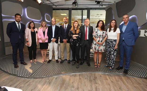 Mano Soler, Belén Jurado, Patricia Rodiles, Ignacio de la Vega, Manuel Ávila, Carmen Alcaraz, Rafael Olleros, Laura Rodríguez, Yolanda Quesada y Michael Rittner.