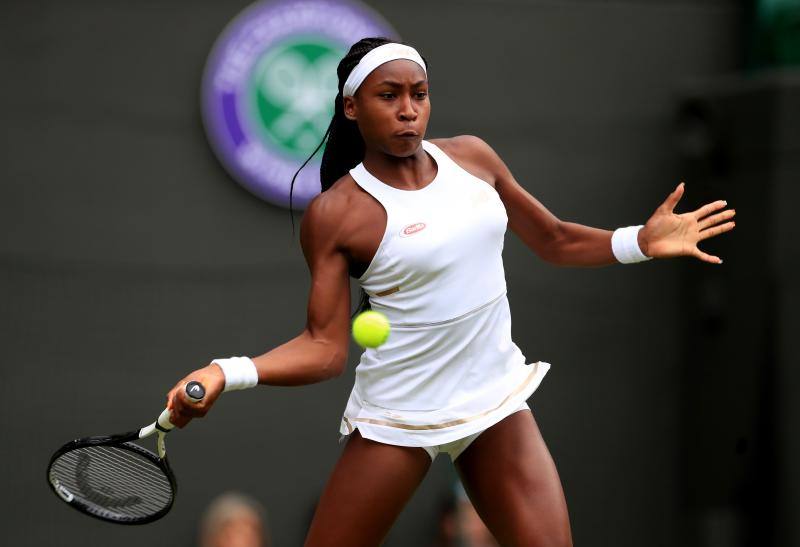 La estadounidense Cori Gauff, de 15 años, casi no podía creerse haber derrotado a la quíntuple campeona Venus Williams , pero, recuperada de la emoción, no ocultó su ambición de ganar Wimbledon.