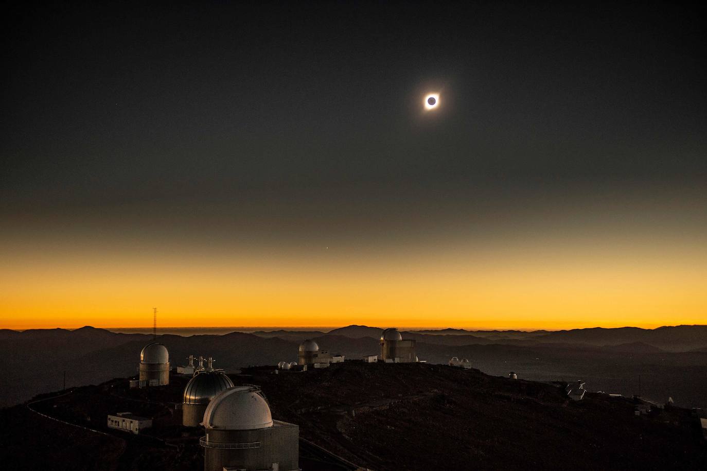 Fotos: En imágenes, el espectacular eclipse que oscureció Sudamérica