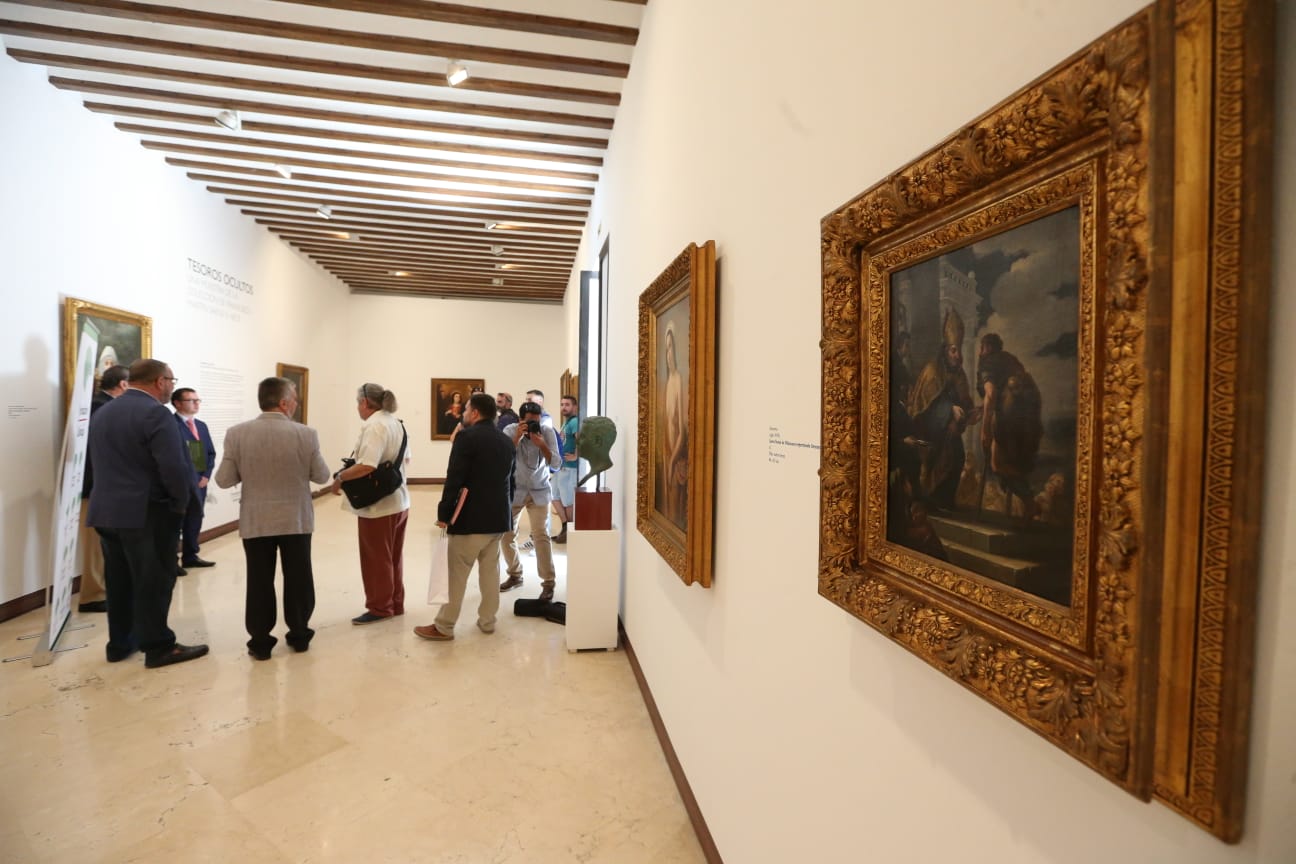 El proyecto ha servido también para recuperar algunas de las obras emblemáticas de un conjunto que ronda las 600 referencias y que hasta el próximo 29 de agosto muestra en la Económica una selección de 27 lienzos y una escultura