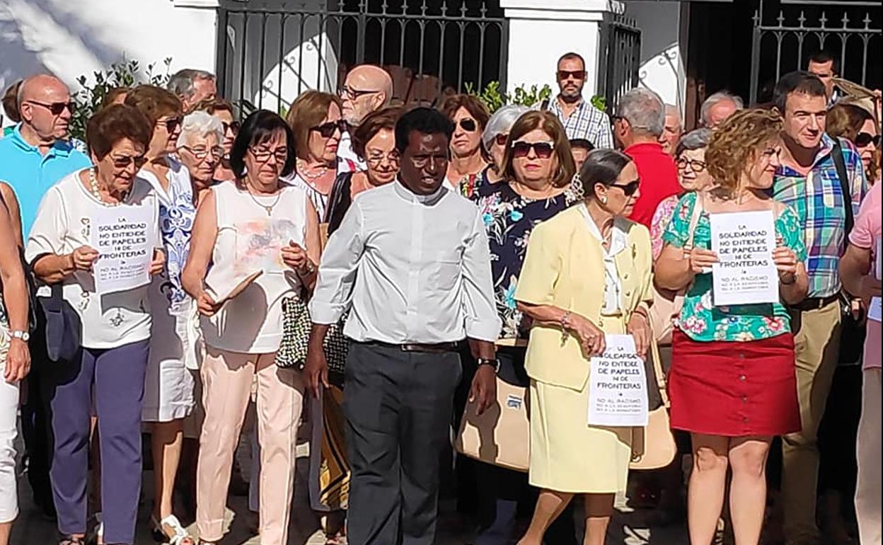 La Policía detiene a un menor por un delito de odio contra el párroco de Benajarafe