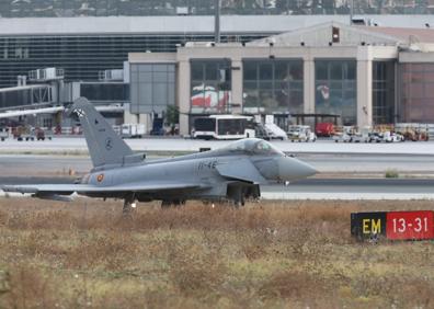 Imagen secundaria 1 - Aviones en sus primeras pruebas 