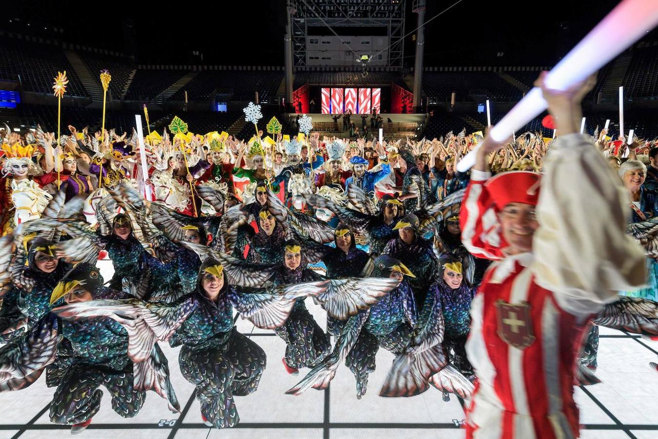 Los espectáculos durante el ensayo de la 'Fete des Vignerons'(festival de viticultores) ayer en un estadio con capacidad para 20 mil espectadores en Vevey, Suiza. El festival ha sido organizado en Vevey, aproximadamente cada 25 años, por la hermandad de viticultores desde 1979. El evento celebrará del 18 de julio al 11 de agosto.