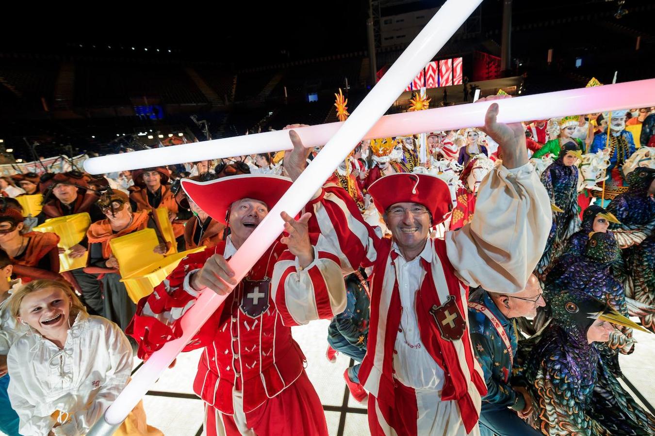 Los espectáculos durante el ensayo de la 'Fete des Vignerons'(festival de viticultores) ayer en un estadio con capacidad para 20 mil espectadores en Vevey, Suiza. El festival ha sido organizado en Vevey, aproximadamente cada 25 años, por la hermandad de viticultores desde 1979. El evento celebrará del 18 de julio al 11 de agosto.