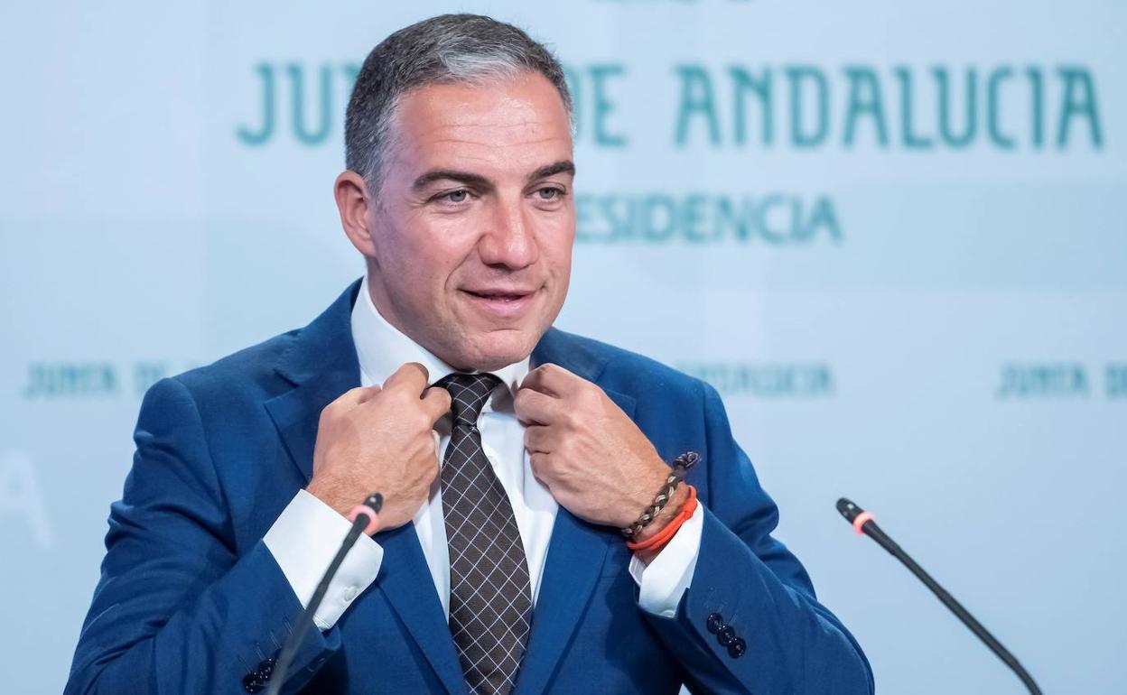 Elías Bendodo, durante la comparecencia. 
