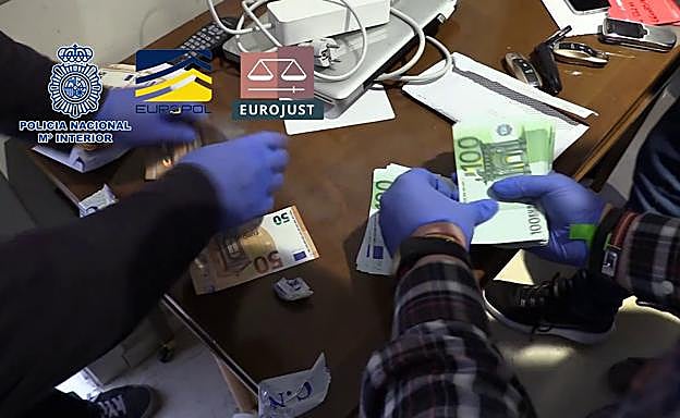 Detienen en Marbella a dos personas de una red trasnacional que blanqueaba los beneficios de páginas web de prostitución