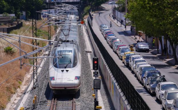 Entrada del AVE a Granada, uno de los tramos donde se podrán duplicar las vías. 