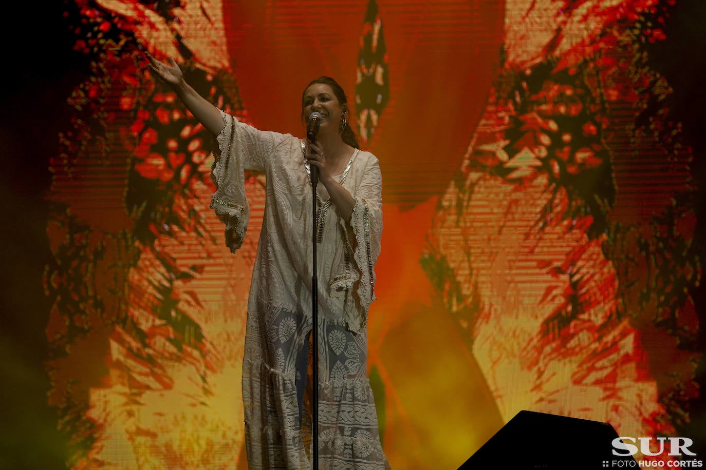 Niña Pastori, en el Auditorio Municipal Cortijo de Torres, con su gira 'Bajo tus alas'.