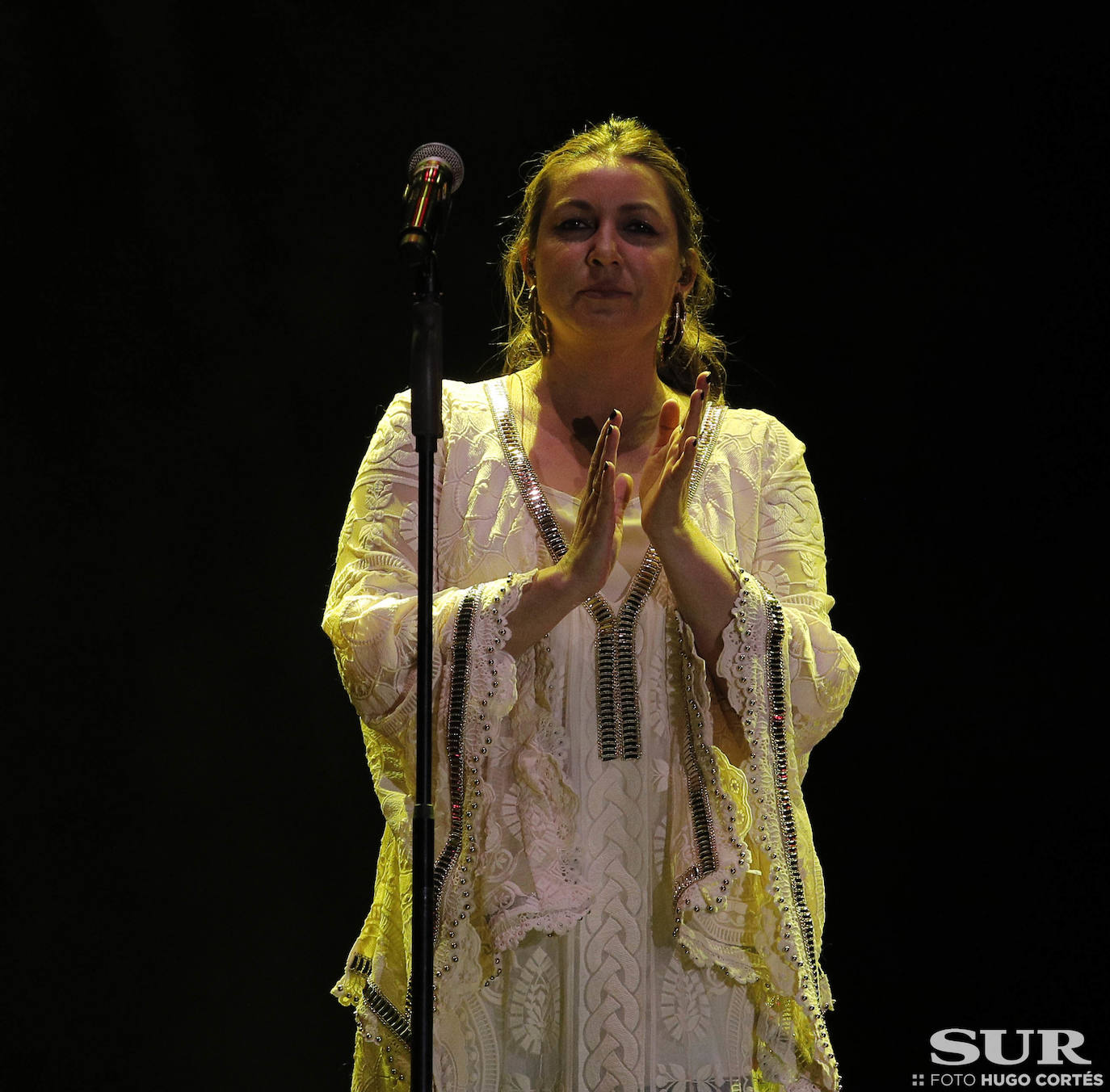 Niña Pastori, en el Auditorio Municipal Cortijo de Torres, con su gira 'Bajo tus alas'.