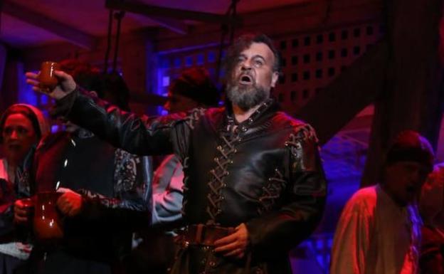 Carlos Álvarez, en el rol de 'Iago' el pasado mayo en el Teatro Cervantes. 