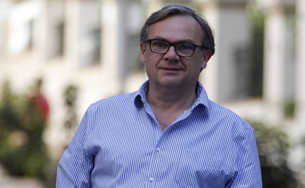 Ángel García vidal, en las inmediaciones de su despacho, en el barrio malagueño de La Malagueta.