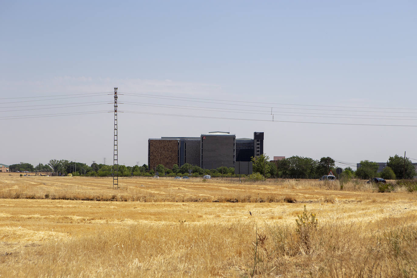 Es la desconocida segunda sede de la Biblioteca Nacional de España (BNE), pues la primera, ubicada en un palacio neoclásico del Paseo de Recoletos de la capital